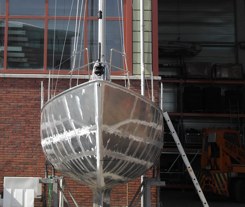 Aluminium schip Boeg