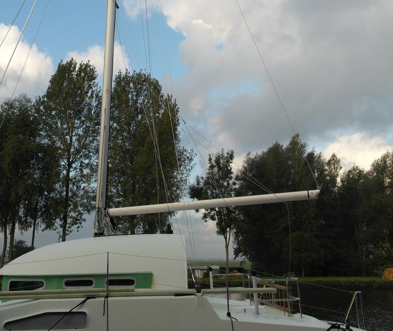 Catamaran 990