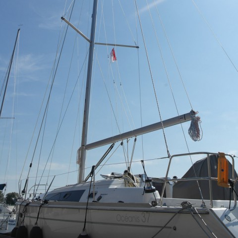 Beneteau oceanis 37 (2)